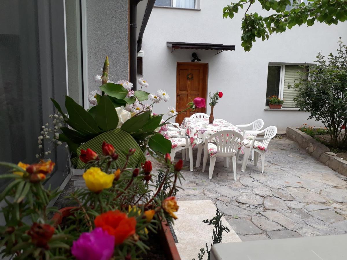 Guest House Sahat Hill Plovdiv Eksteriør bilde
